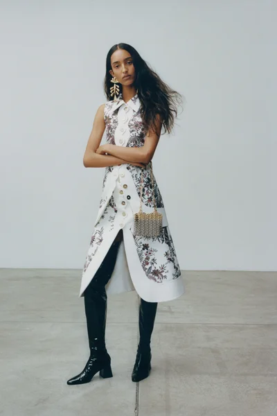 Look 16
